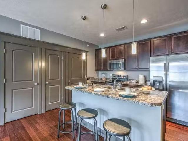 Condo for rent in Elkhorn