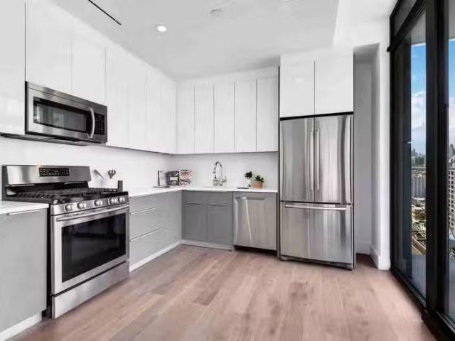 Condo for rent in Astoria