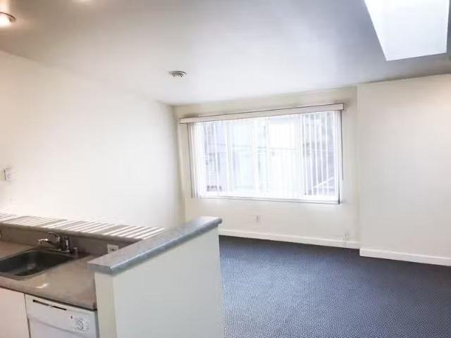 Condo for rent in Seattle