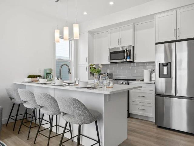 Townhouse for rent in Springbank Hill, Calgary