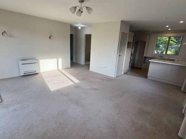 Apartment for rent in Chaslands, Canterbury