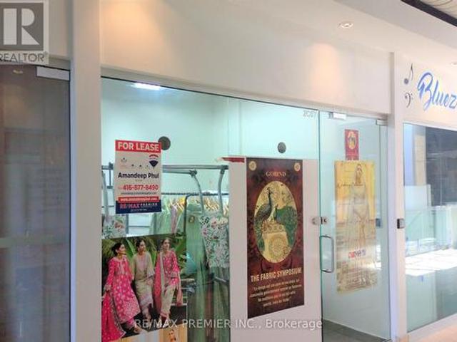 Commercial for rent in Mississauga, Ontario