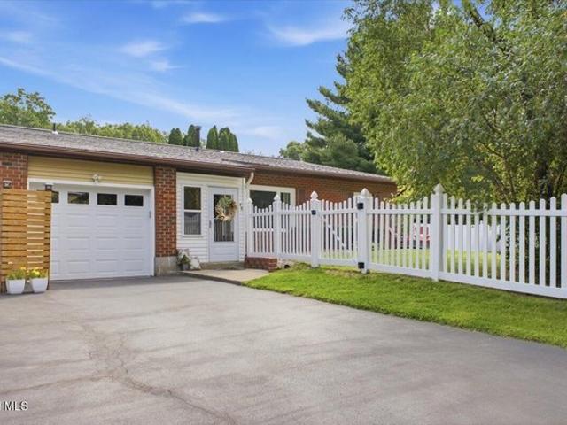 Townhouse for sale in Saratoga, New York