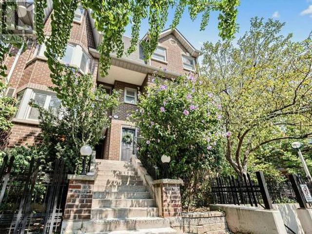 Townhouse for sale in Woburn, Ontario