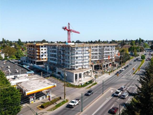 Commercial for rent in Tillicum, Saanich