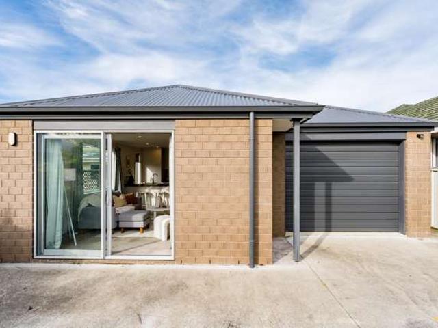 Townhouse for sale in Otakou