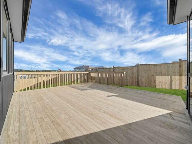 House for sale in Beachlands