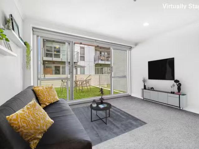 Apartment for sale in Oratia