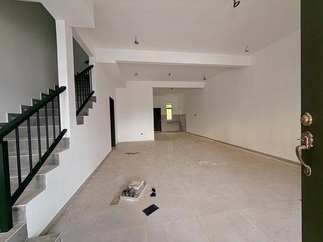 Terraced House for sale in Malaka