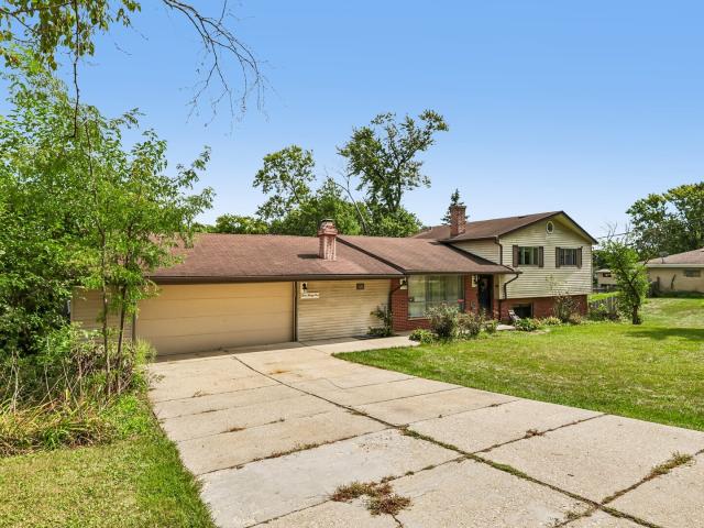 House for sale in Glendale Heights, Illinois