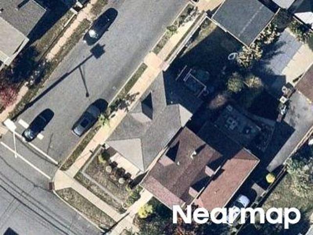 House for sale in Lyndhurst, New Jersey