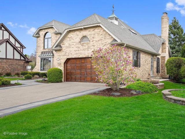 House for sale in Glen Ellyn, Illinois