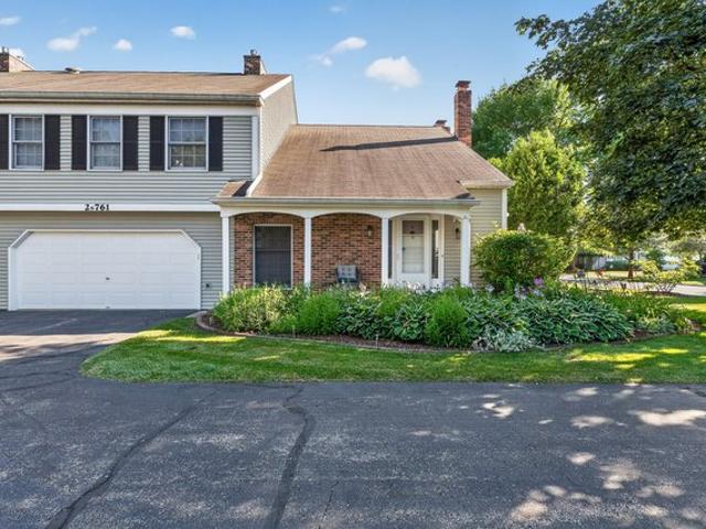 Townhouse for sale in Warrenville, Illinois