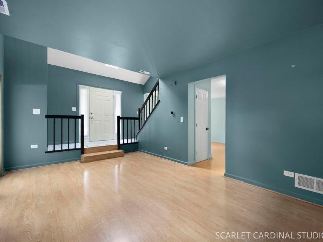 Townhouse for sale in Warrenville, Illinois