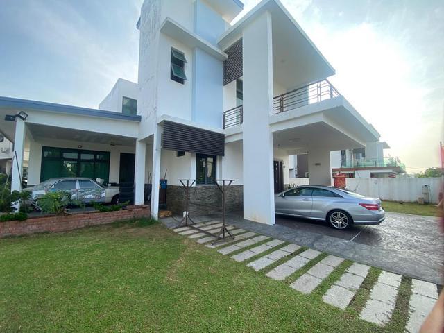 Bungalow for sale in Malaka