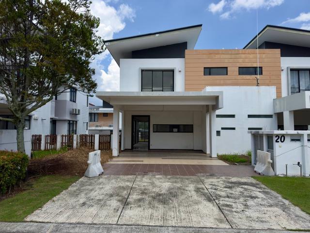 Residential House for sale in Kajang, Langat