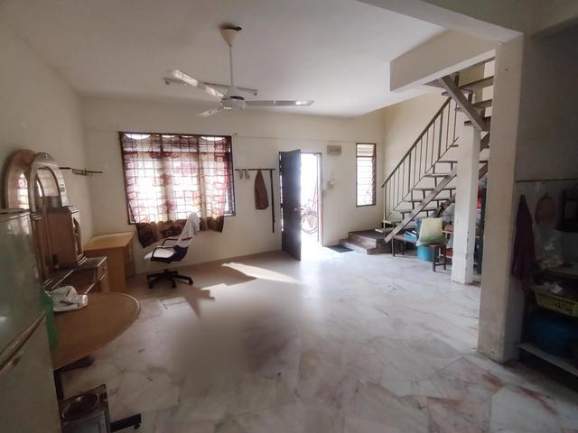Terraced House for sale in Malaka