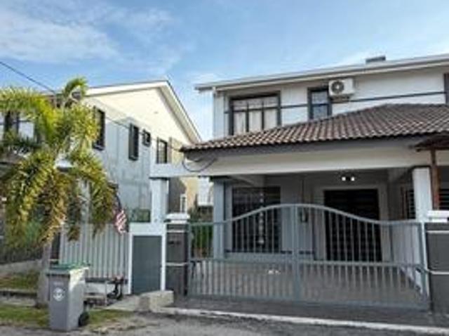 Terraced House for sale in Malaka