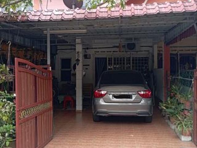 Terraced House for sale in Malaka