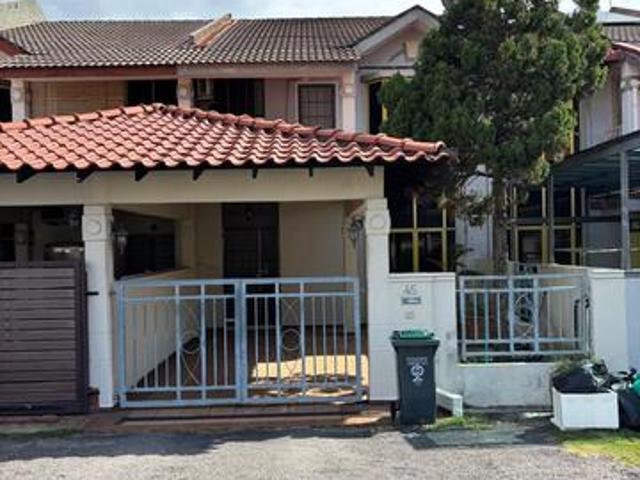 Terraced House for sale in Malaka