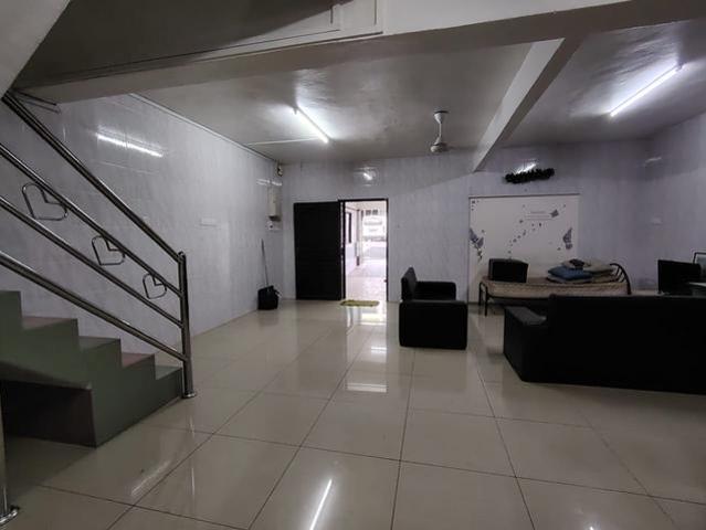 Terraced House for sale in Malaka