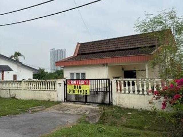 Bungalow for sale in Kajang, Langat