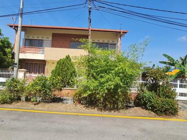 Bungalow for sale in Malaka
