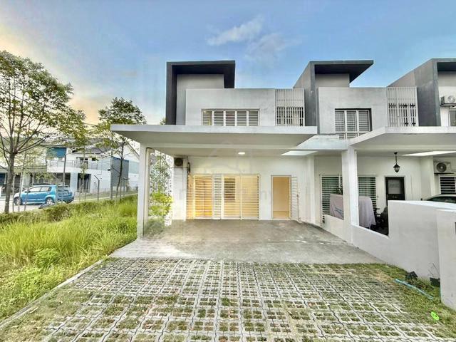 Terraced House for sale in Tanjong Sepat, Selangor