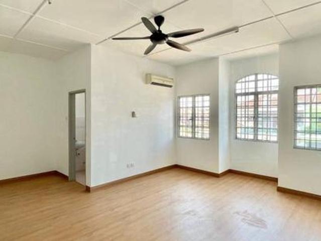 Terraced House for sale in Petaling, Damansara Damai