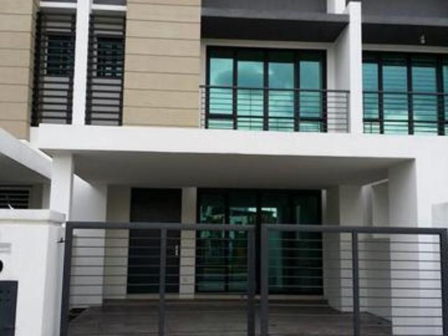 Terraced House for rent in Seksyen 35, Shah Alam