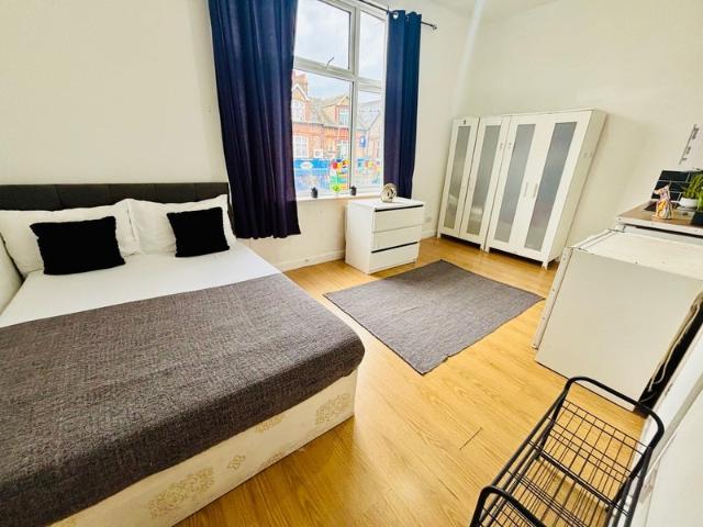 Studio for rent in Stamford Hill, Greater London