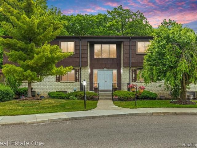 Condo for sale in Southfield, Michigan