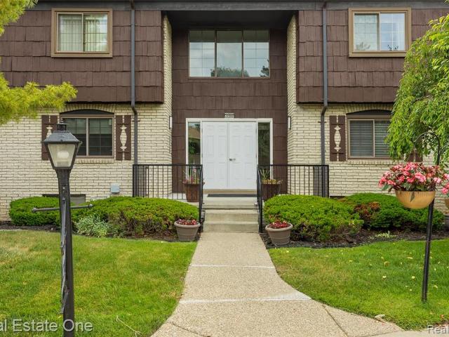 Condo for sale in Southfield, Michigan