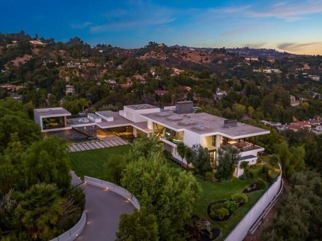 House for sale in Sherman Oaks Neighborhood Council District, Beverly Hills