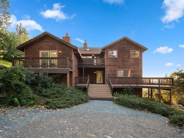 House for sale in Camino, California