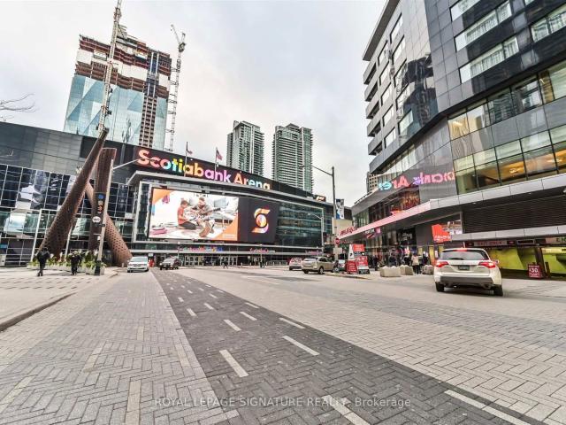 Condo for sale in Toronto, Golden Horseshoe