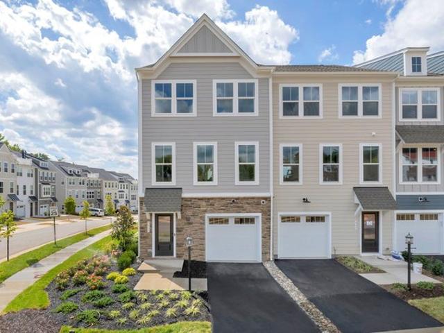Townhouse for sale in Virginia