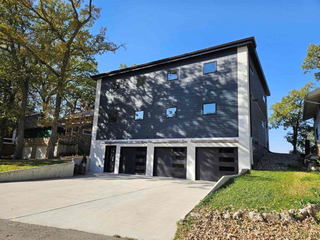 House for sale in Okoboji, Iowa