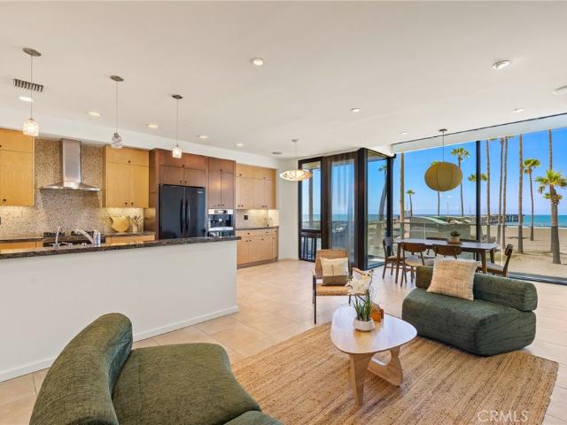 Townhouse for sale in Canoga Park, California