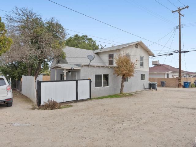 House for sale in Ford City, Taft