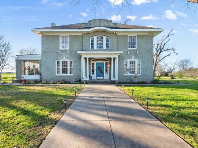 House for sale in Navarro, Texas