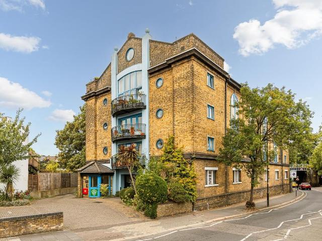 Apartment for rent in London Borough of Ealing, Greater London
