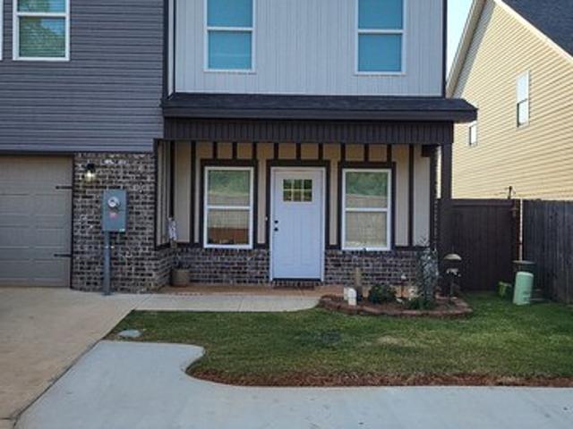 Townhouse for sale in Byron, Georgia