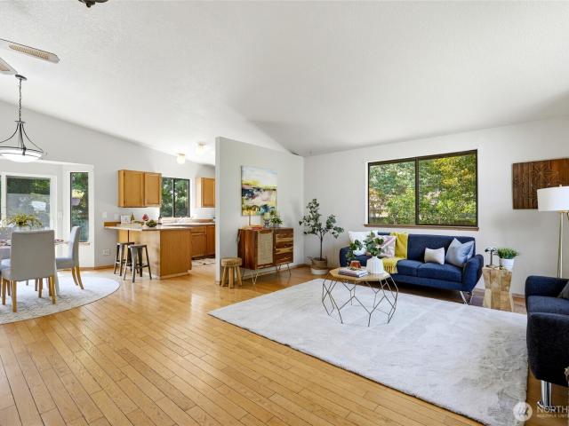 House for sale in Pacific, Washington