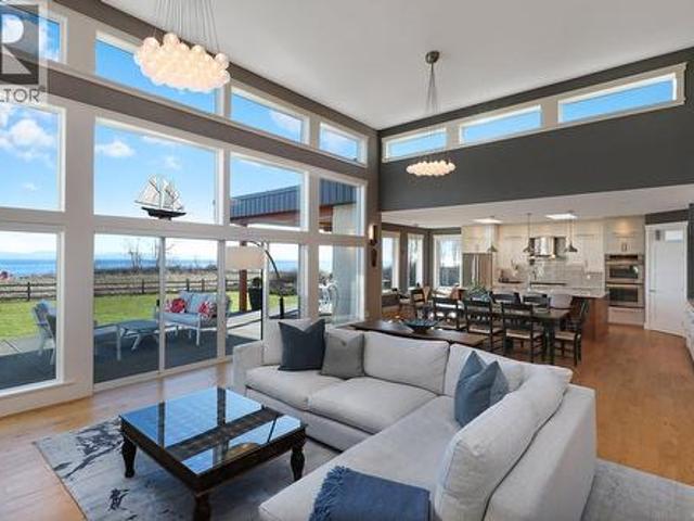 House for sale in Comox, British Columbia