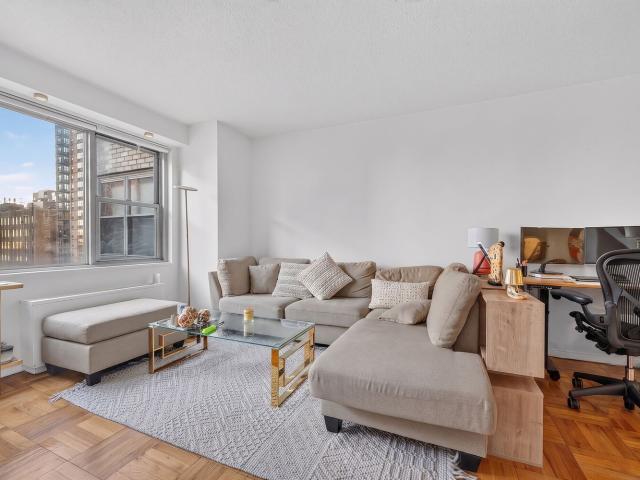 Apartment for sale in Arverne, New York