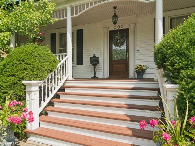 House for sale in Arlington Heights, Illinois