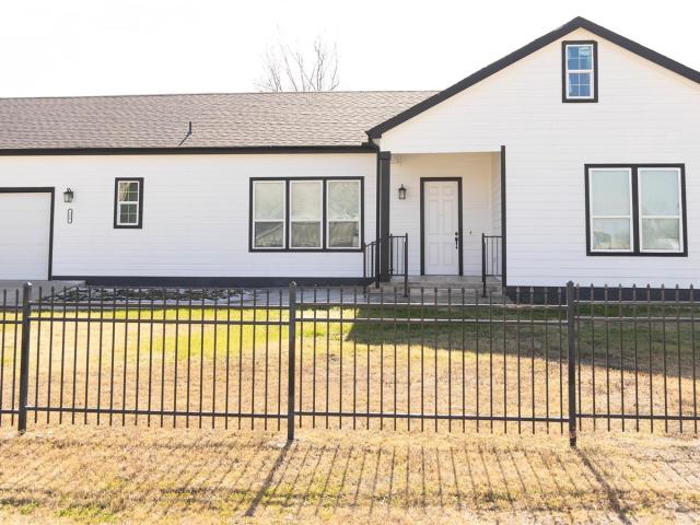 House for sale in Milam, Texas