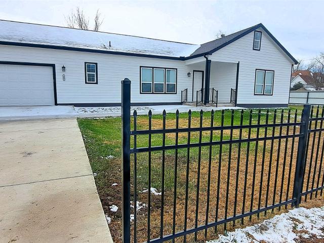 House for sale in Milam, Texas