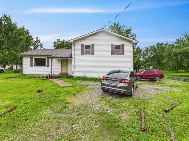House for sale in La Monte, Missouri